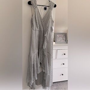 Gabby Skye Polka Dot Dress! 12. ❣️